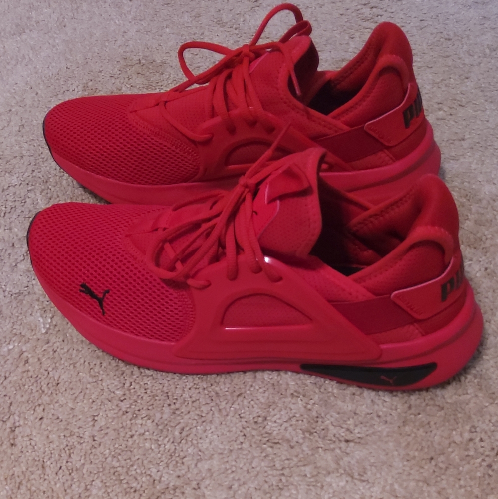 Men's running shoes